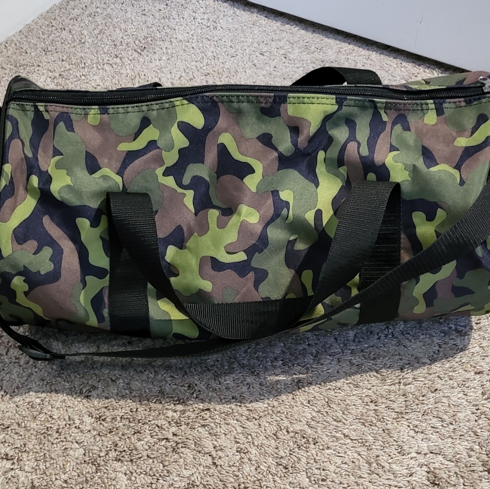 Mixed Bag camo duffle bag